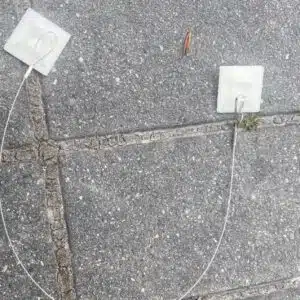 Cables de fixation pour poste d'appâtage rongeurs